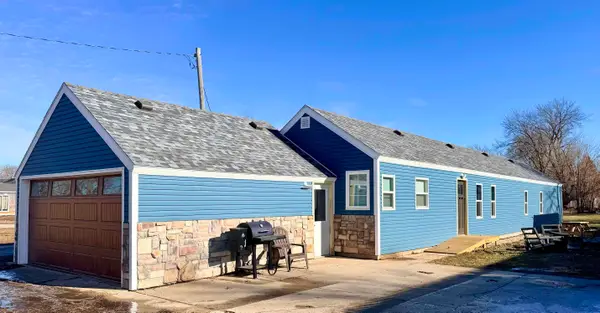 303 LAKESHORE DR, Lakeside, IA 50588