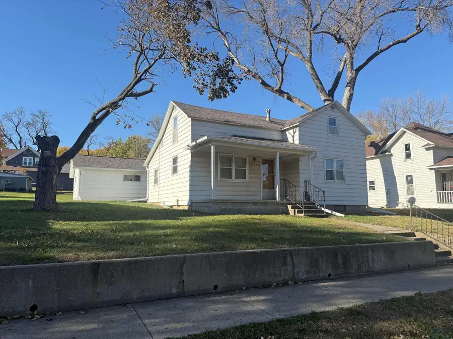 704 3rd Ave, Alton, IA 51003 - Image #2