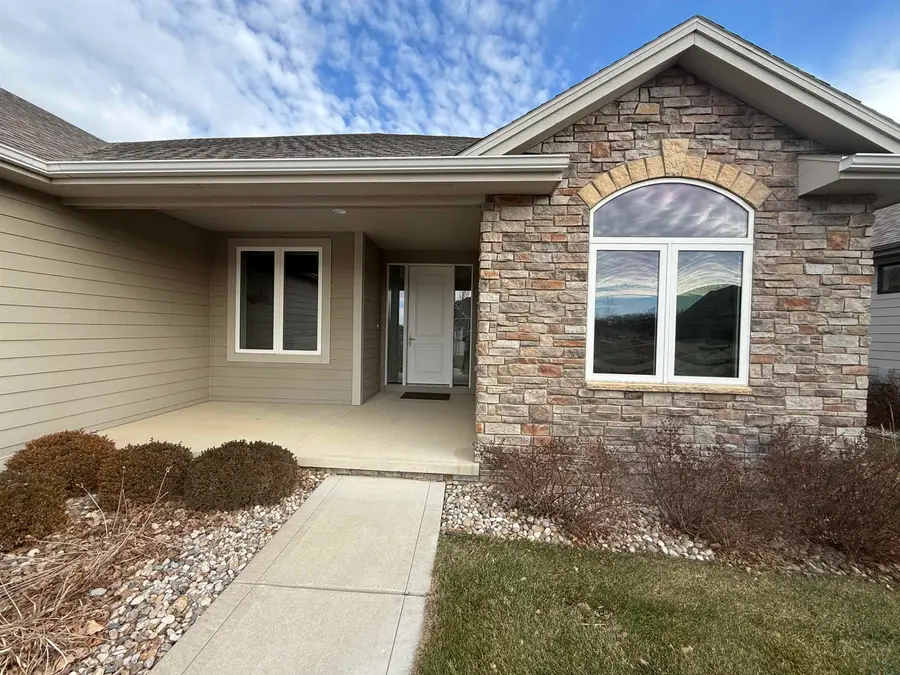 477 E Pinehurst Trail, Dakota Dunes, SD 57049 - Image #2
