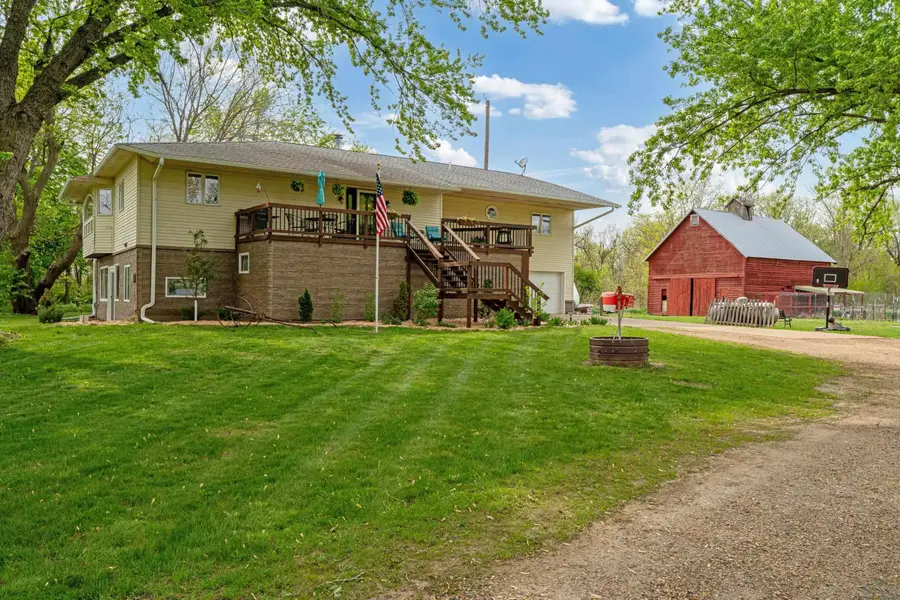 46614 316th St, Vermillion, SD 57069 - #2