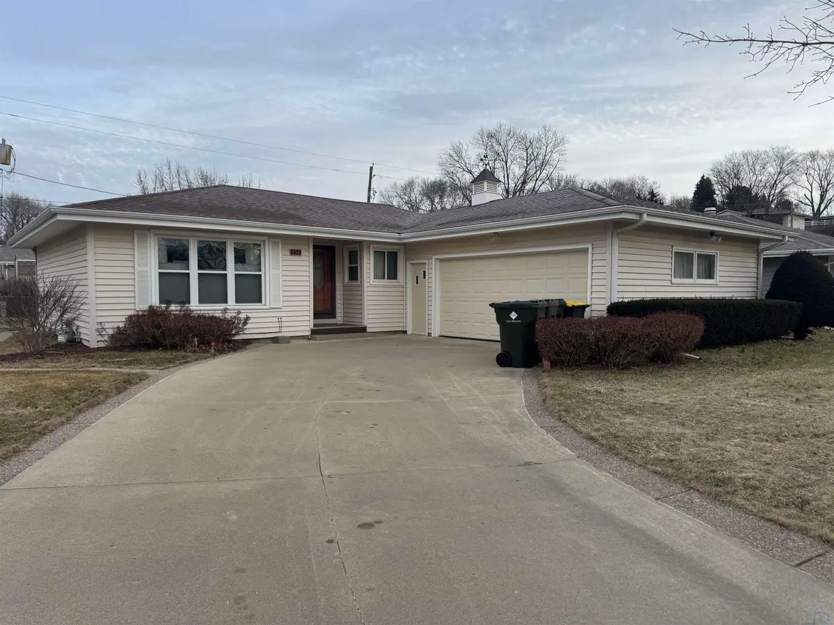 5425 Myers CT, Sioux City, IA 51106 - Image #1