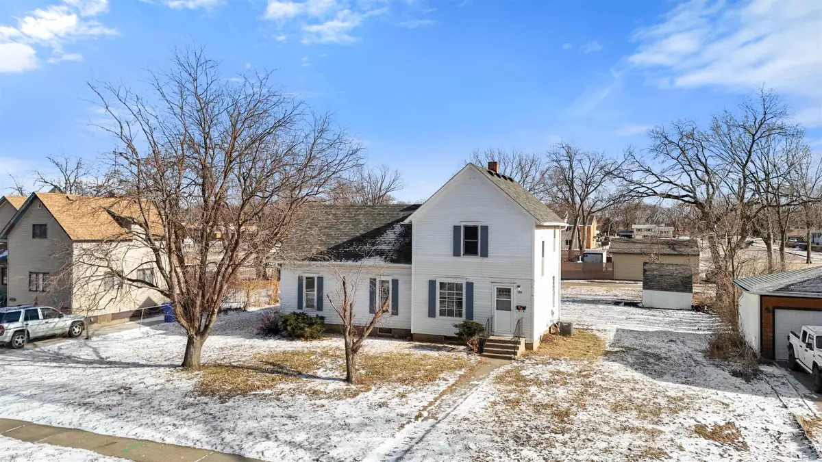 206 S Pine, Vermillion, SD 57069 - Image #1