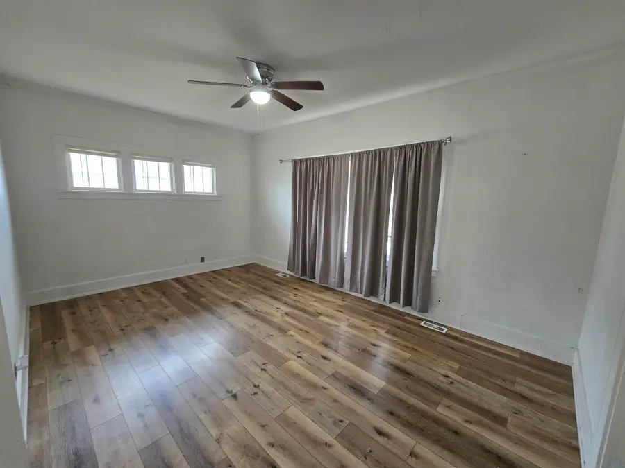 2111 S ALICE ST, Sioux City, IA 51106 - Image #2