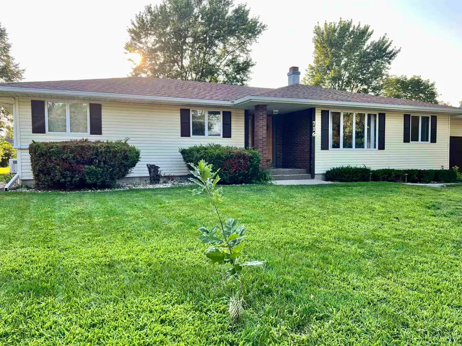 716 MEADOW LN, Storm Lake, IA 50588 - #3