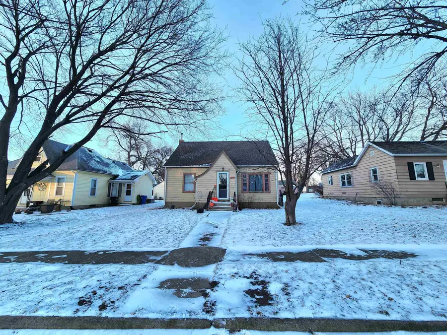 1219 3rd St., Hull, IA 51239 - Image #2