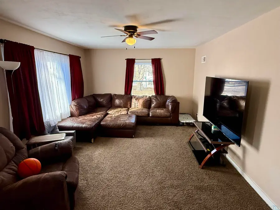 45 7th St SW, Le Mars, IA 51031 - Image #2