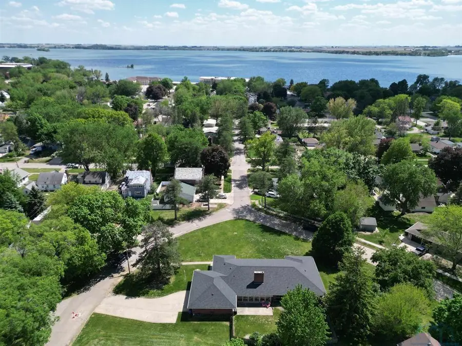 1 COLONIAL CIR, Storm Lake, IA 50588 - Image #2