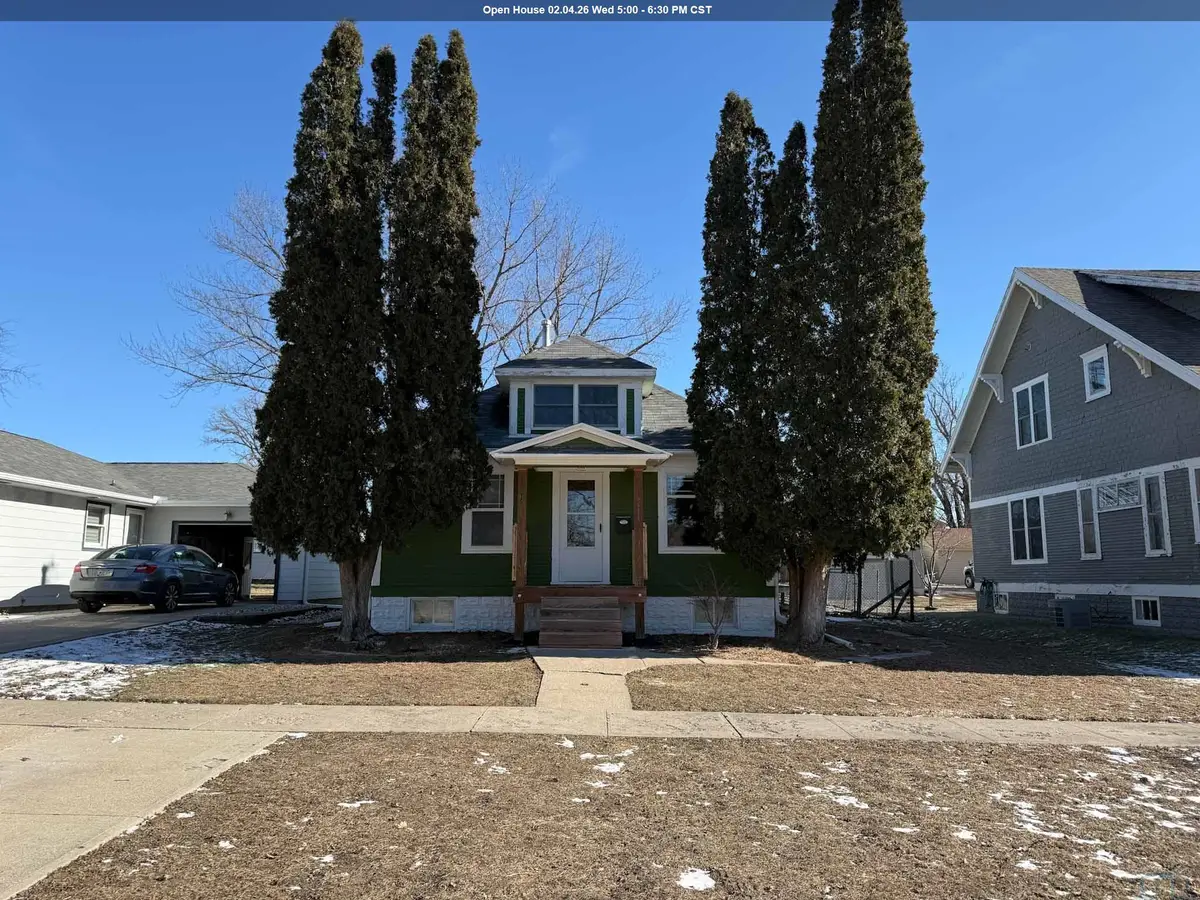 511 Arizona Ave SW, Orange City, IA 51041 - Image #1