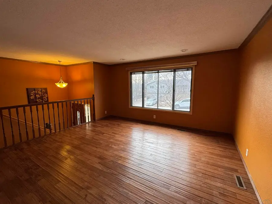 4710 Tyler St, Sioux City, IA 51108 - Image #2