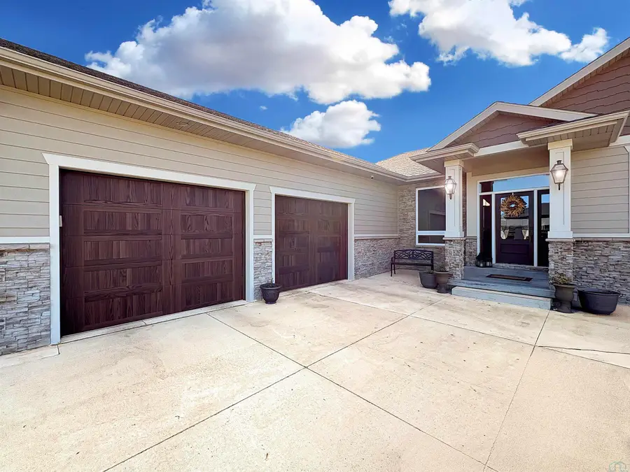 6350 Tiger Dr, Sioux City, IA 51106 - Image #3