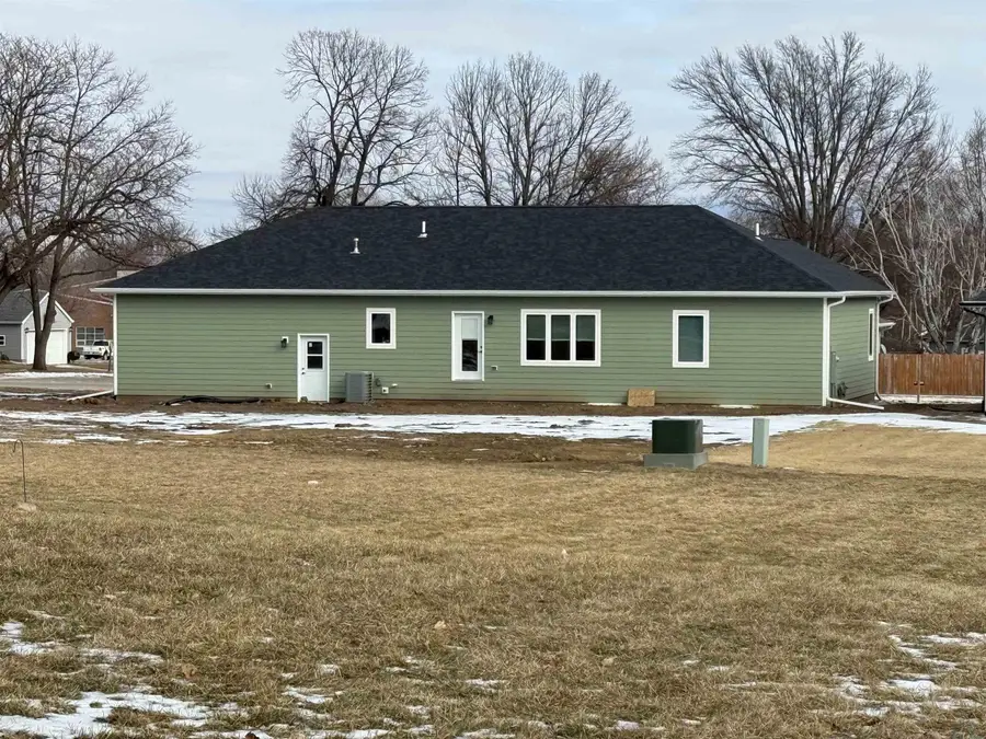 803 S Greene St, Rock Rapids, IA 51246 - #2