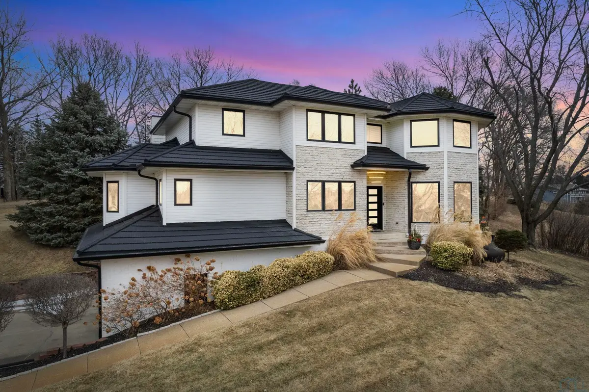 7 N Hidden Acres Dr, Sioux City, IA 51108 - #1