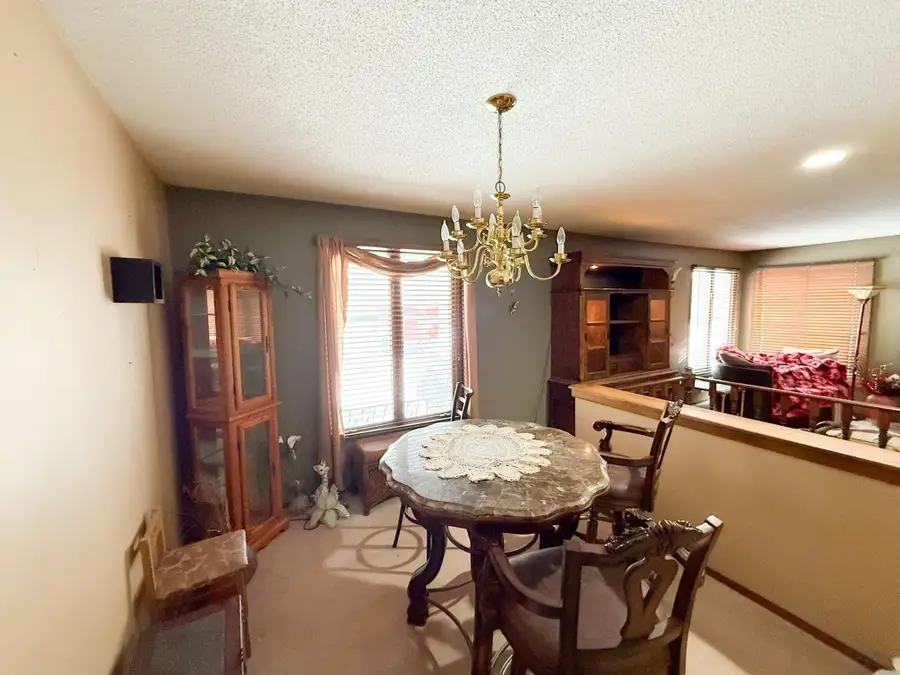 218 S East St, Rock Rapids, IA 51246 - #3