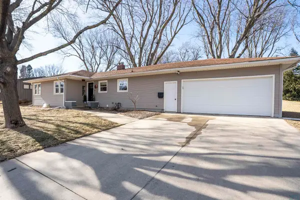 657 Greenwood Ave, LeMars, IA 51031