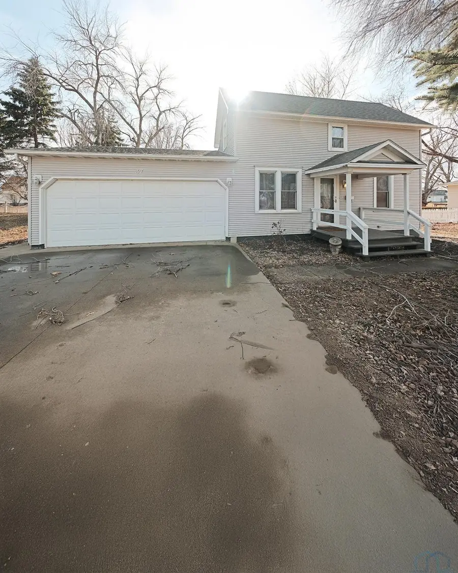 37 9th Street SW, Sioux Center, IA 51250 - #2
