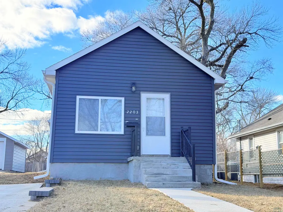 2203 S Oleander St., Sioux City, IA 51106 - Image #1