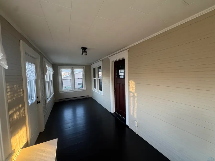 404 9TH ST, Alton, IA 51003 - #2