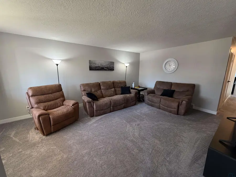 211 Wansink Avenue, Sheldon, IA 51201 - Image #2