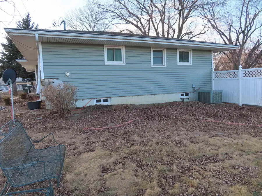 4228 Old Lakeport Road, Sioux City, IA 51106 - #2