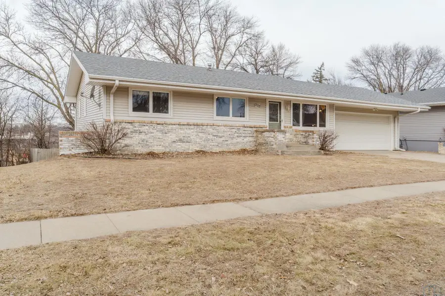 3323 Lancelot Ln, Sioux City, IA 51106 - #2