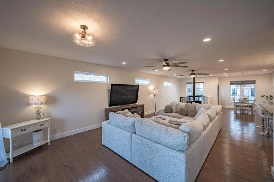 6479 Mickelson St, Sioux City, IA 51106 - #3