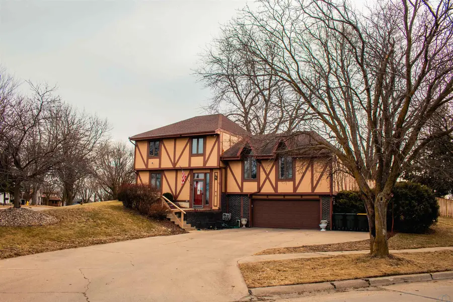 1500 Hiawatha, Sioux City, IA 51104 - #2