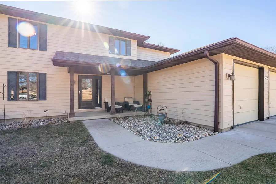 312 E 3rd St, Kingsley, IA 51028 - #2