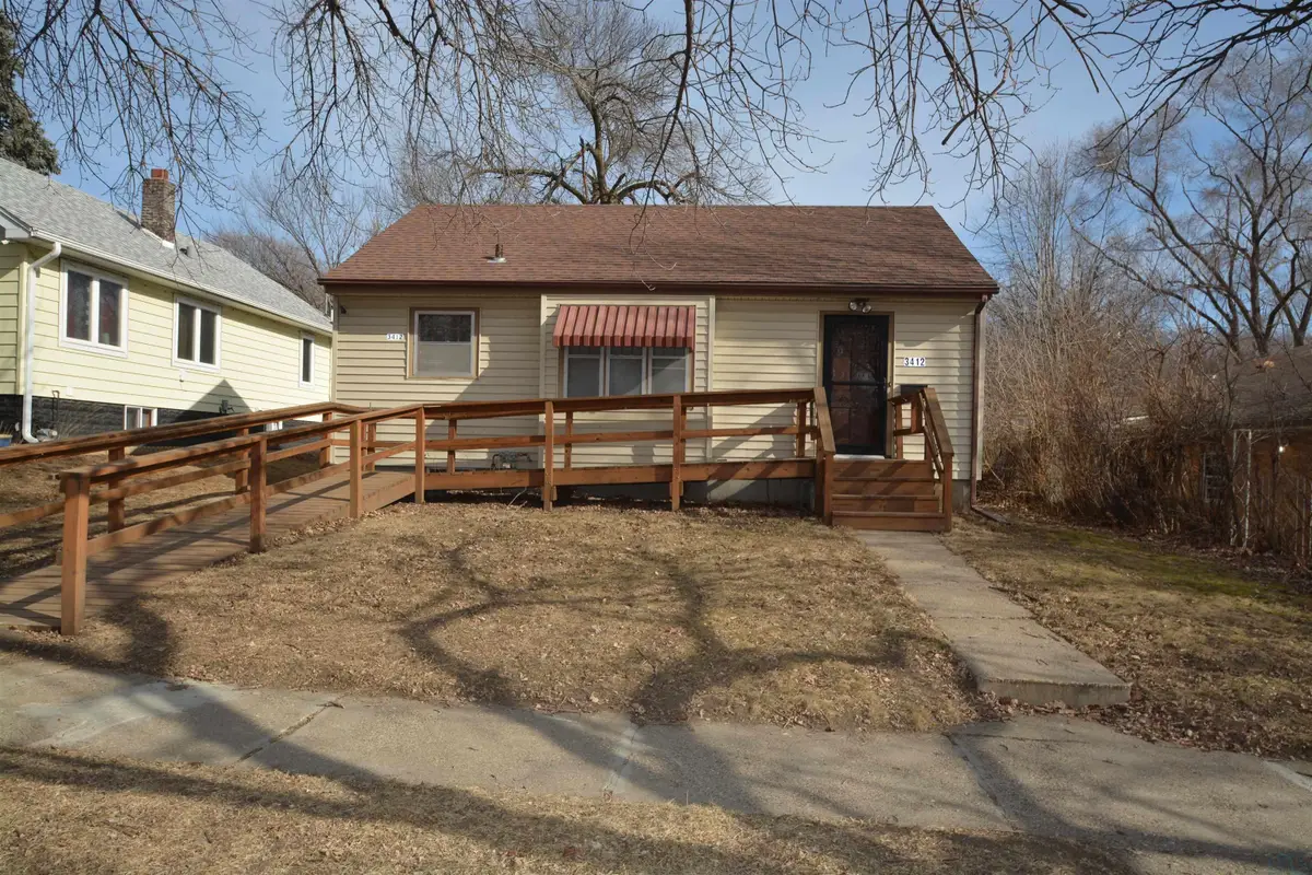 3412 Douglas St, Sioux City, IA 51104 - #1