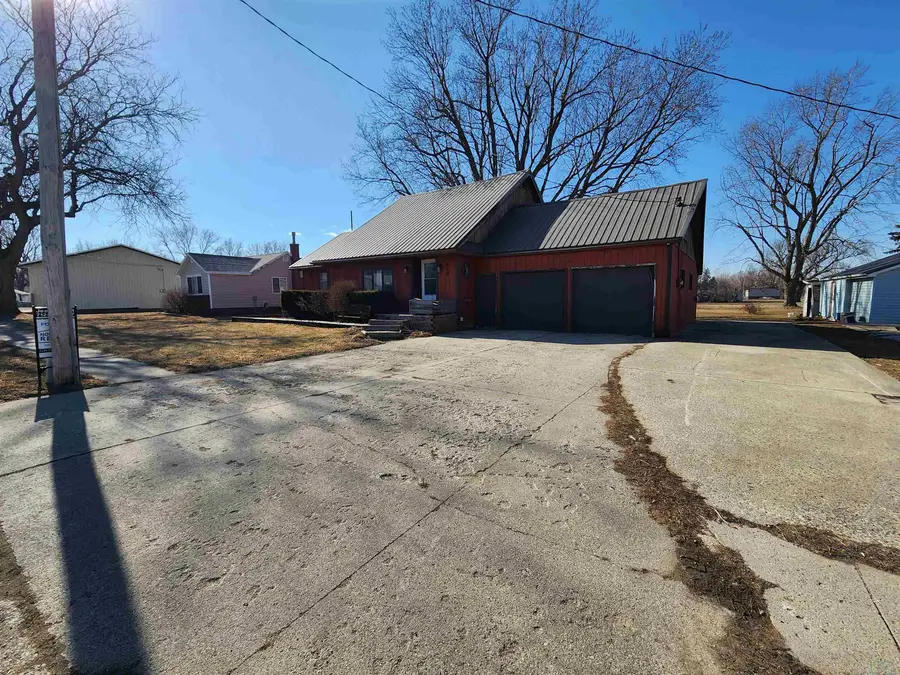 610 Park Row, Sheldon, IA 51201 - #3