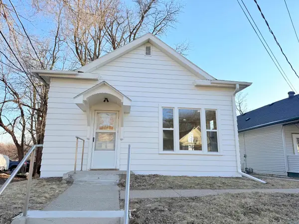 2822 2nd St., Sioux City, IA 51105