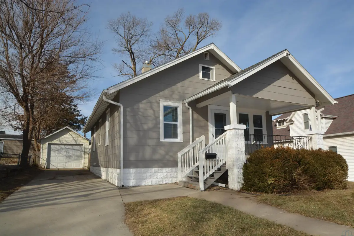 1119 S Cecelia St, Sioux City, IA 51106 - #1