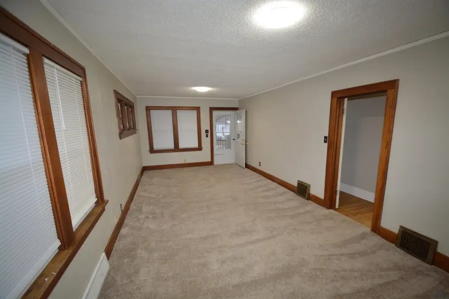 1119 S Cecelia St, Sioux City, IA 51106 - #3