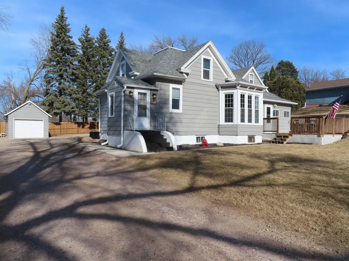 821 Main Street, Akron, IA 51001 - #1