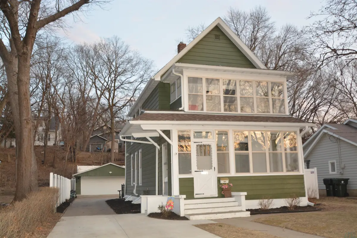 3230 Jones St, Sioux City, IA 51104 - #1