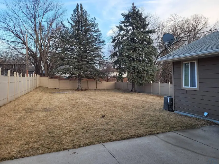 3256 Viking Drive, Sioux City, IA 51104 - #2