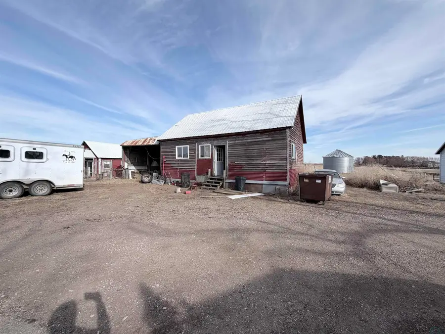 38581 120th St., Fredonia, IA 51031 - #3