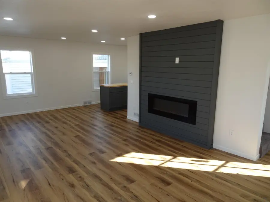 307 Harriman Ave., Archer, IA 51231 - #2