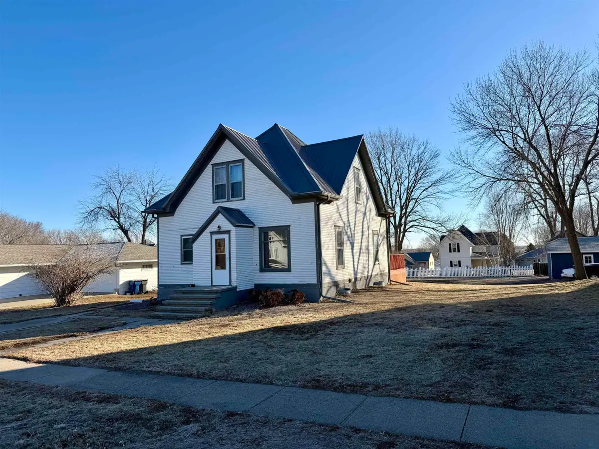 621 Harrison St, Remsen, IA 51050 - #1