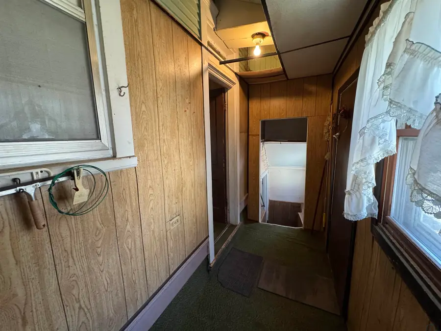 817 S FAIRMOUNT ST, Sioux City, IA 51106 - #2