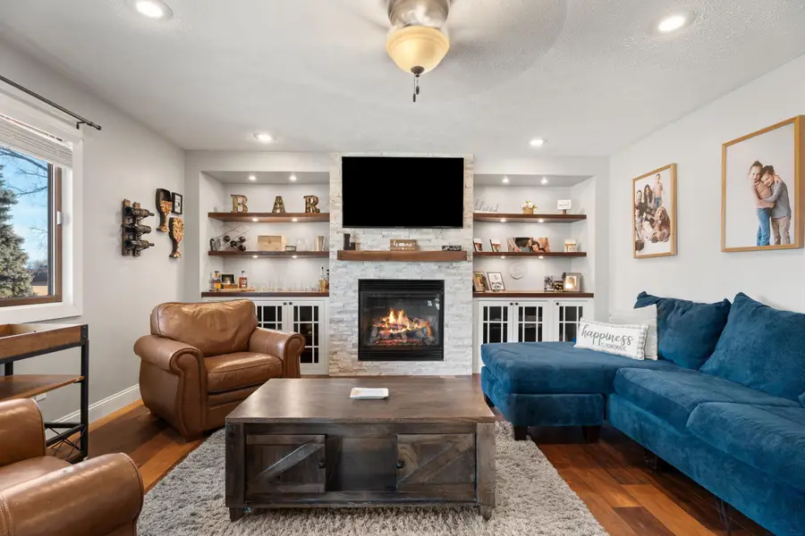 1804 Augusta Dr, Vermillion, SD 57069 - #2