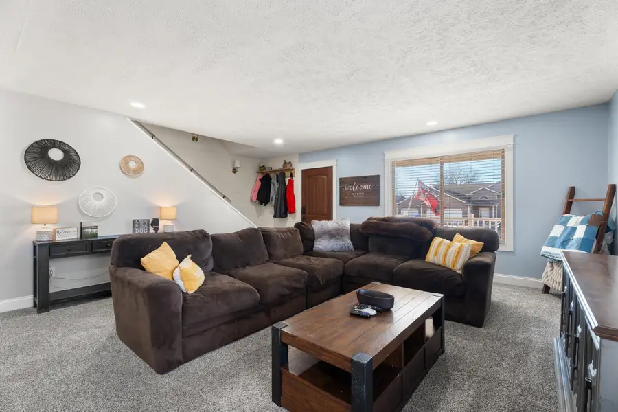 1804 Augusta Dr, Vermillion, SD 57069 - #3