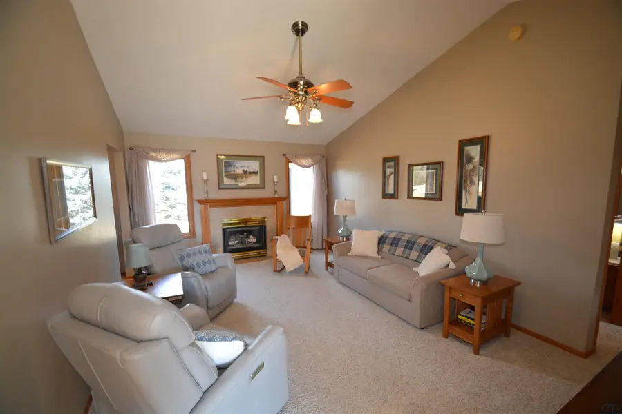 4809 Bradford Ln, Sioux City, IA 51106 - #2