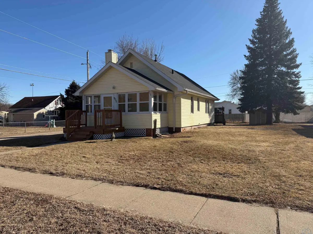 900 La Plante Ave, Sioux City, IA 51109 - #1