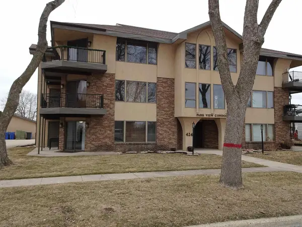 424 4th Avenue #1, Sheldon, IA 51201