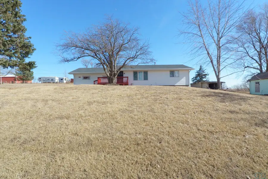 211 MAPLE ST, Emerson, NE 68733 - #2
