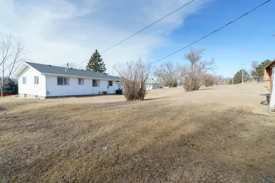 211 MAPLE ST, Emerson, NE 68733 - #3