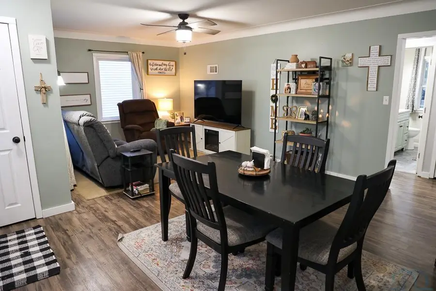 1645 Maplecrest Dr, Estherville, IA 51334 - #2