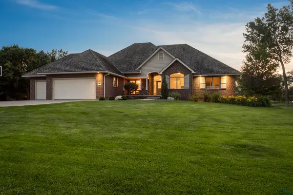 745 Monterey Trail, Dakota Dunes, SD 57049