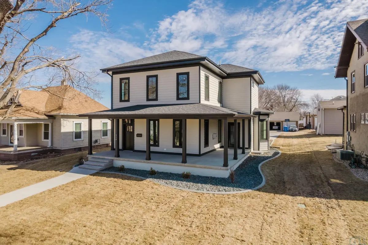 314 3RD AVE SE, Le Mars, IA 51031 - #1