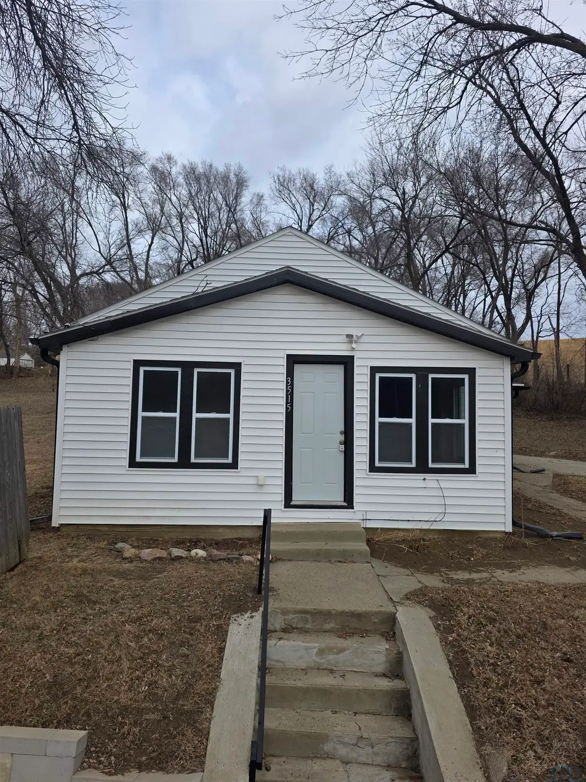 3515 Athlone Ave, Sioux City, IA 51105 - #1